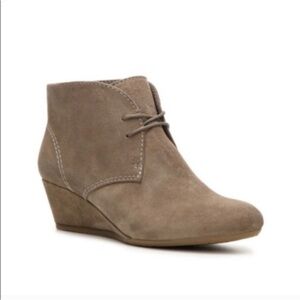 Nine West Lazona Wedge Boots Booties Suede Leather Tan Taupe Nude Women’s Size 9